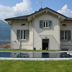 lescen-white-residence-lake-view.it-lombardy.com/